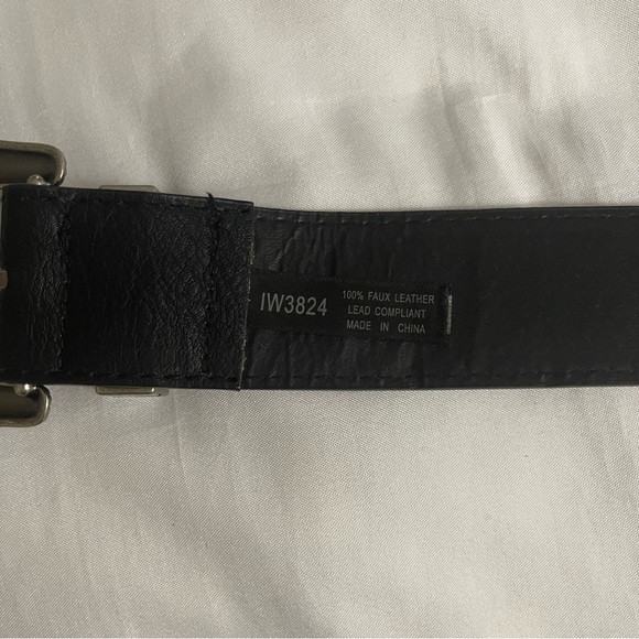 Black faux leather skinny belt - Picture 7 of 9